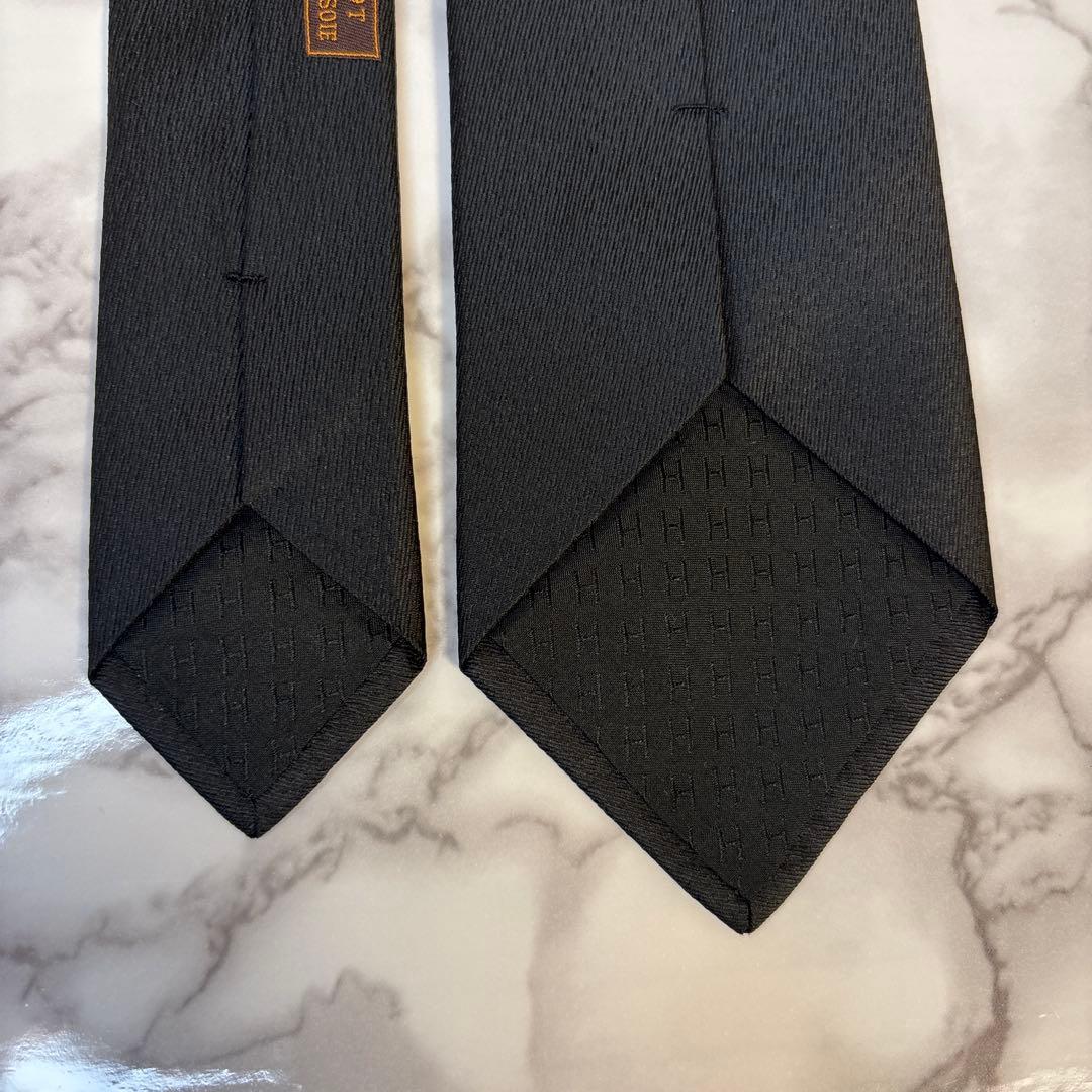 【レア✨】HERMES ネクタイ　ブラック　黒色　ホース　馬　ワンポイント　刺繍