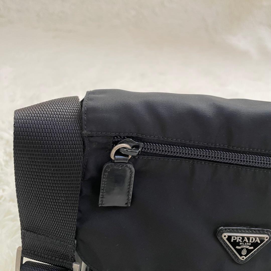 美品 PRADA ショルダーバッグ ナイロン ブラック 三角ロゴプレート