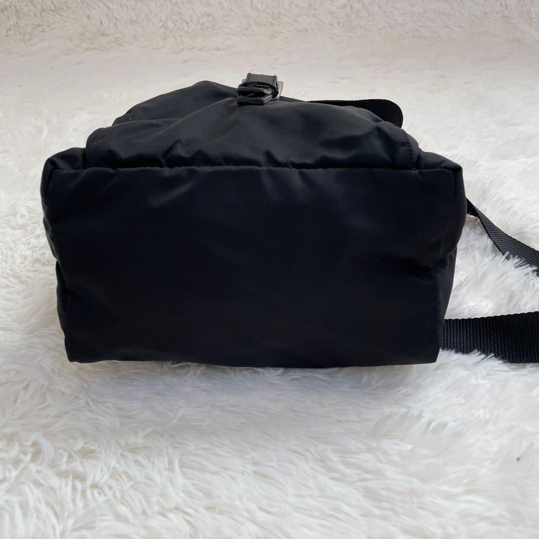 美品 PRADA ショルダーバッグ ナイロン ブラック 三角ロゴプレート