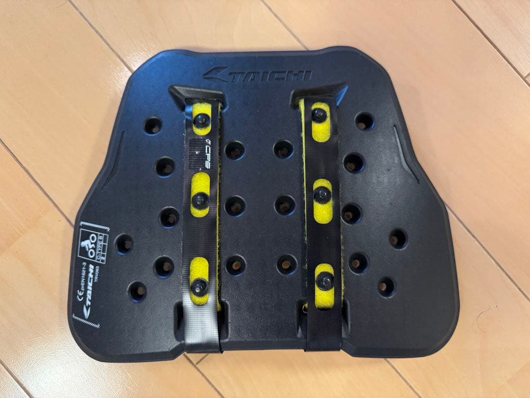 【美品・胸部プロテクター付】RS TAICHI RSJ730 ソフトシェルパーカ