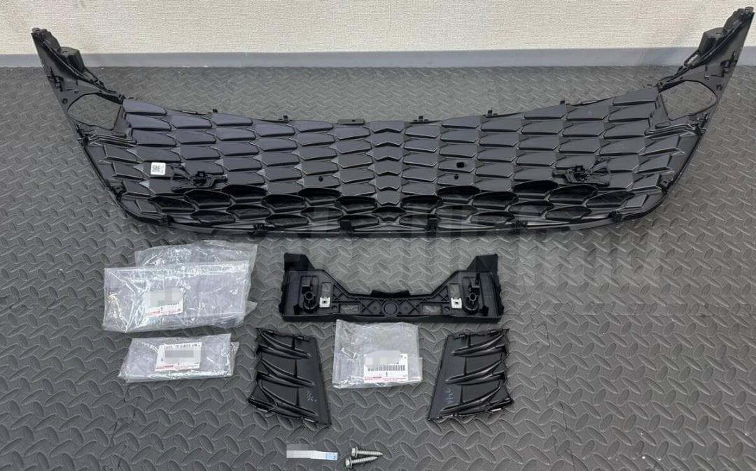 トヨタ純正 ハリアー80 PHEV専用ロアグリル フロントバンパー グリル