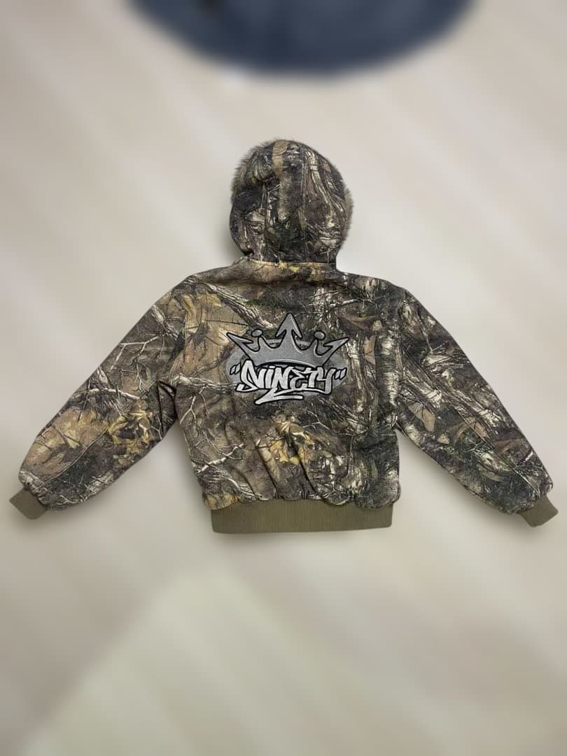 9090 キングロゴスラブデニムファージップフーディー