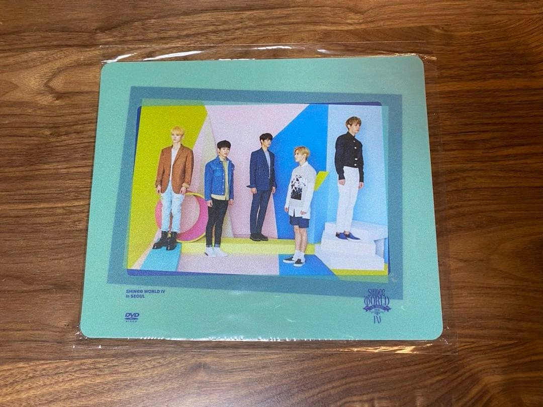 SHINee  WORLD Ⅳ DVD マウスパッド　⭐︎