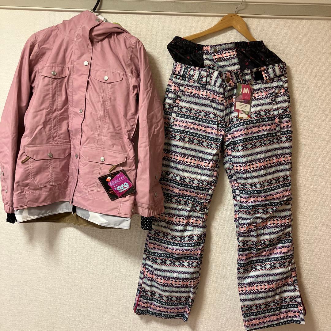 新品　M スノーボードウェア　上下セット　レディース
