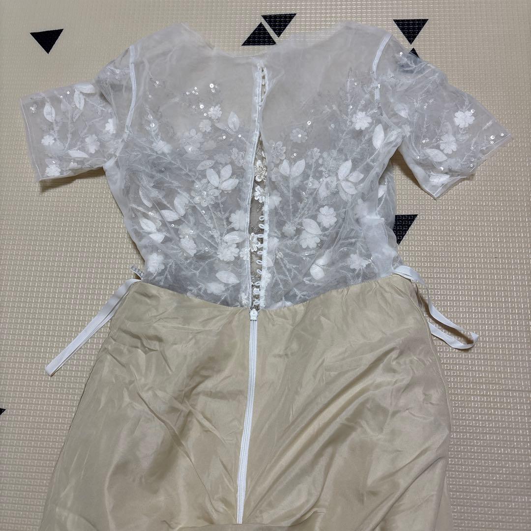 美品　花刺繍ウェディングドレス