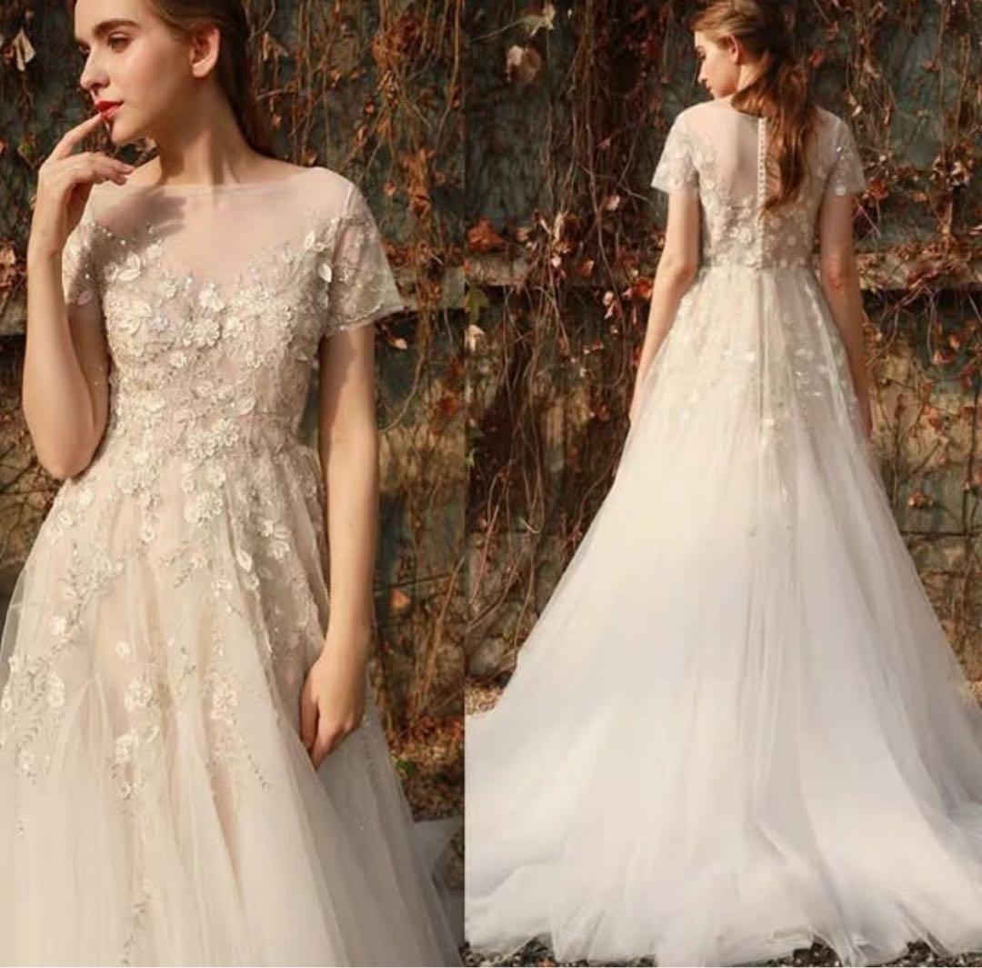 美品　花刺繍ウェディングドレス