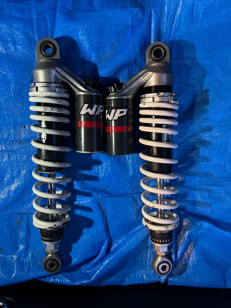 ホワイトパワー　サスペンション