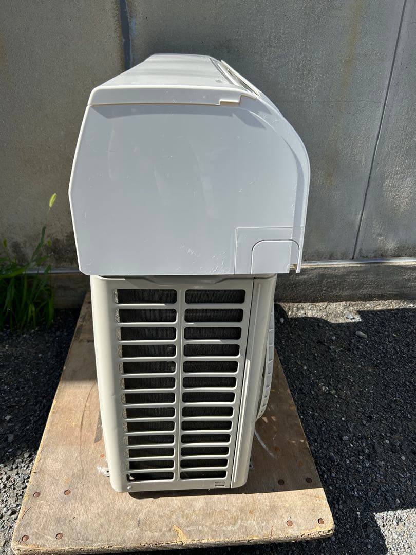 のずる 日立　白くまくんRAS-D22J-W エアコン 2019年式