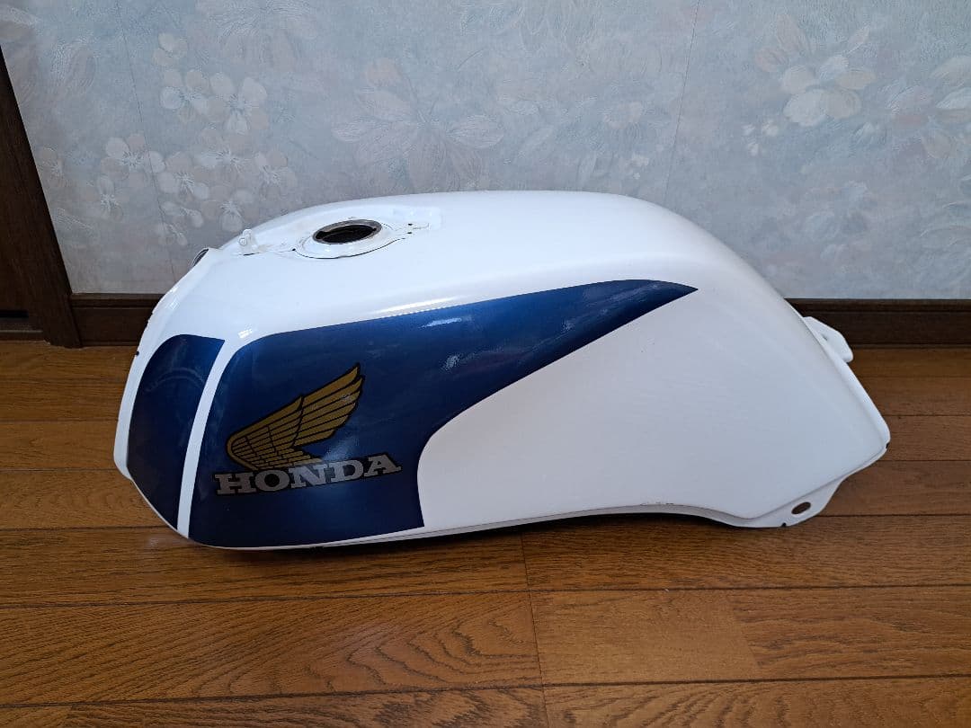 CB400n.タンク、蓋無し、錆び取り済み