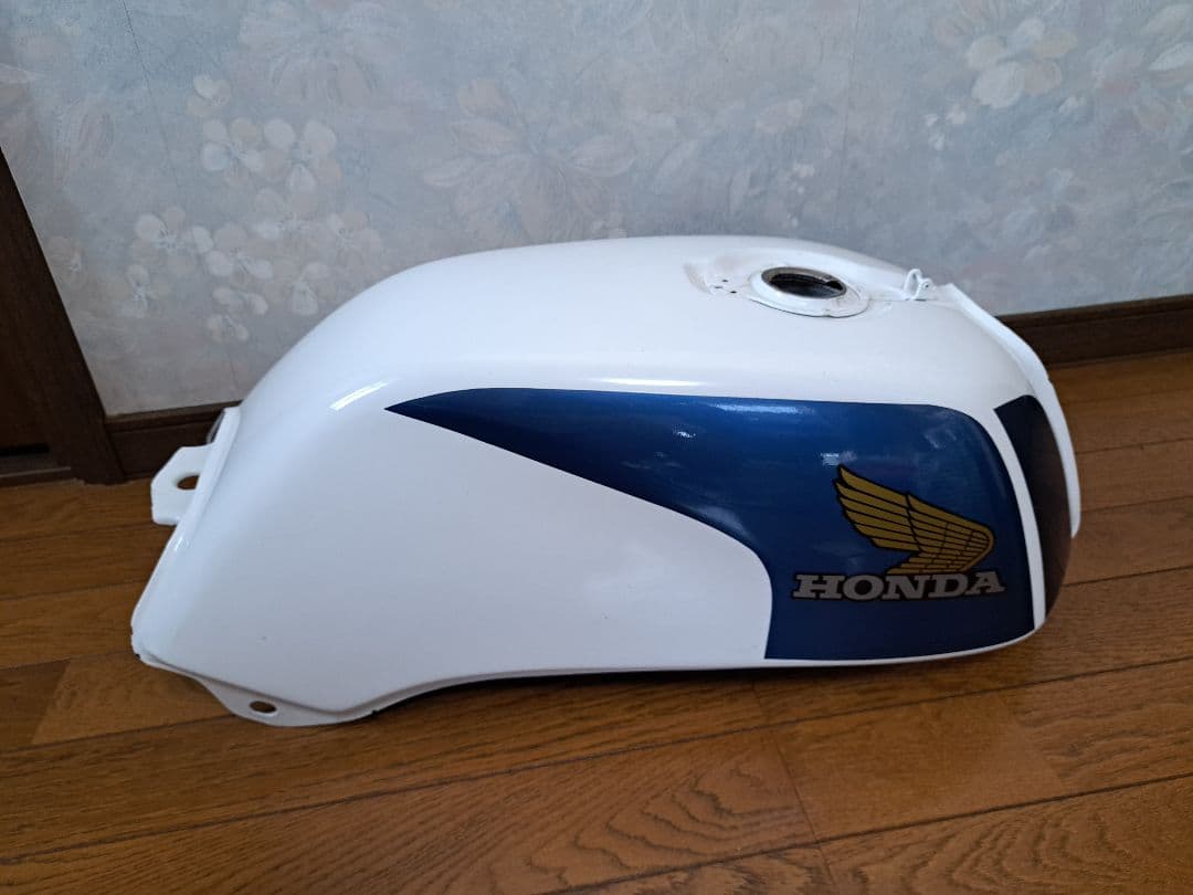 CB400n.タンク、蓋無し、錆び取り済み