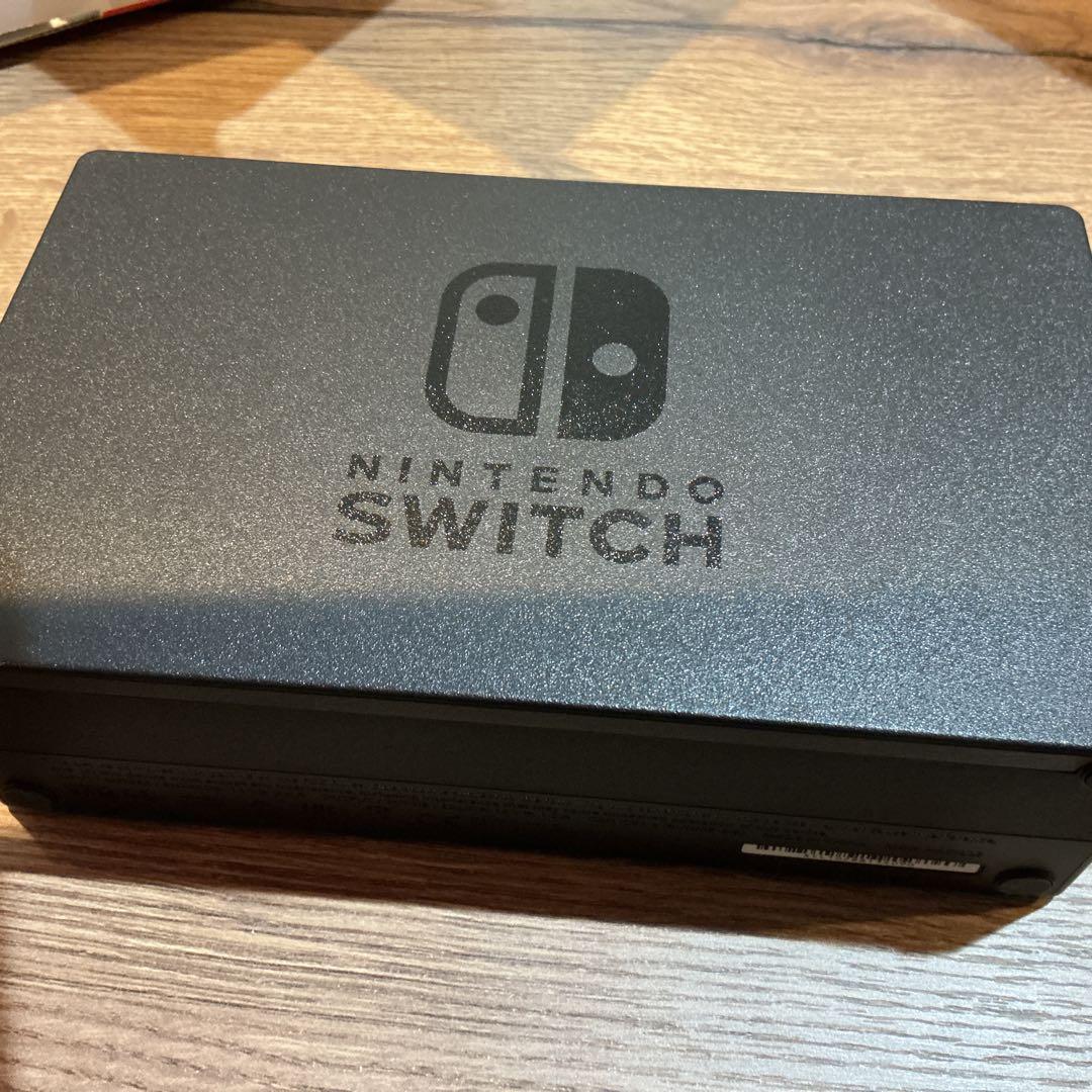 Nintendo Switch本体ジョイコン 動作確認済　保証書，付属品，箱有り