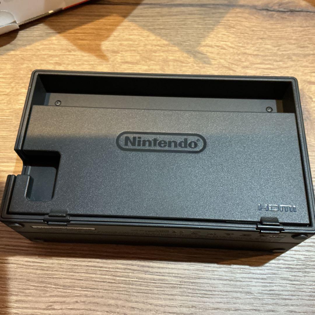Nintendo Switch本体ジョイコン 動作確認済　保証書，付属品，箱有り