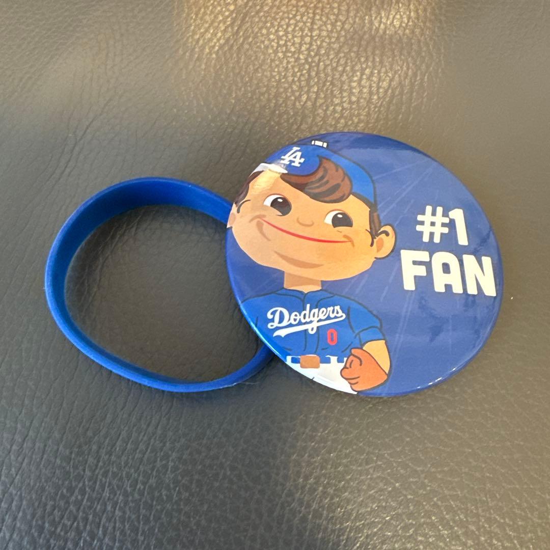 ドジャーズ山本由伸ボブルヘッド(缶バッジ＆ゴムリストバンド付き)7/2LA