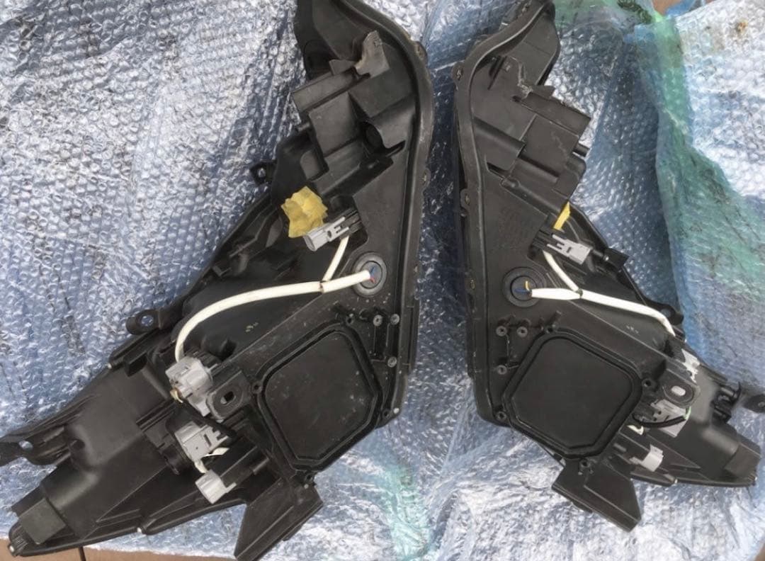 北米トヨタ純正　prius v 後期 LED USヘッドライト プリウスα