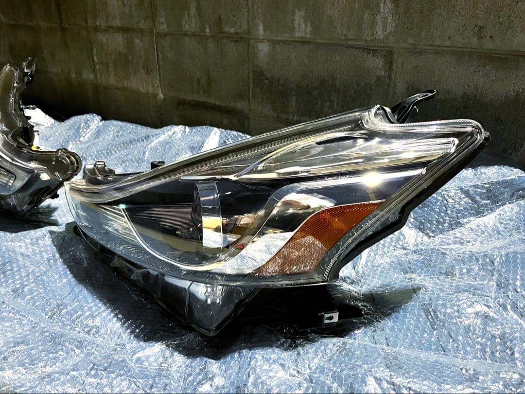 北米トヨタ純正　prius v 後期 LED USヘッドライト プリウスα