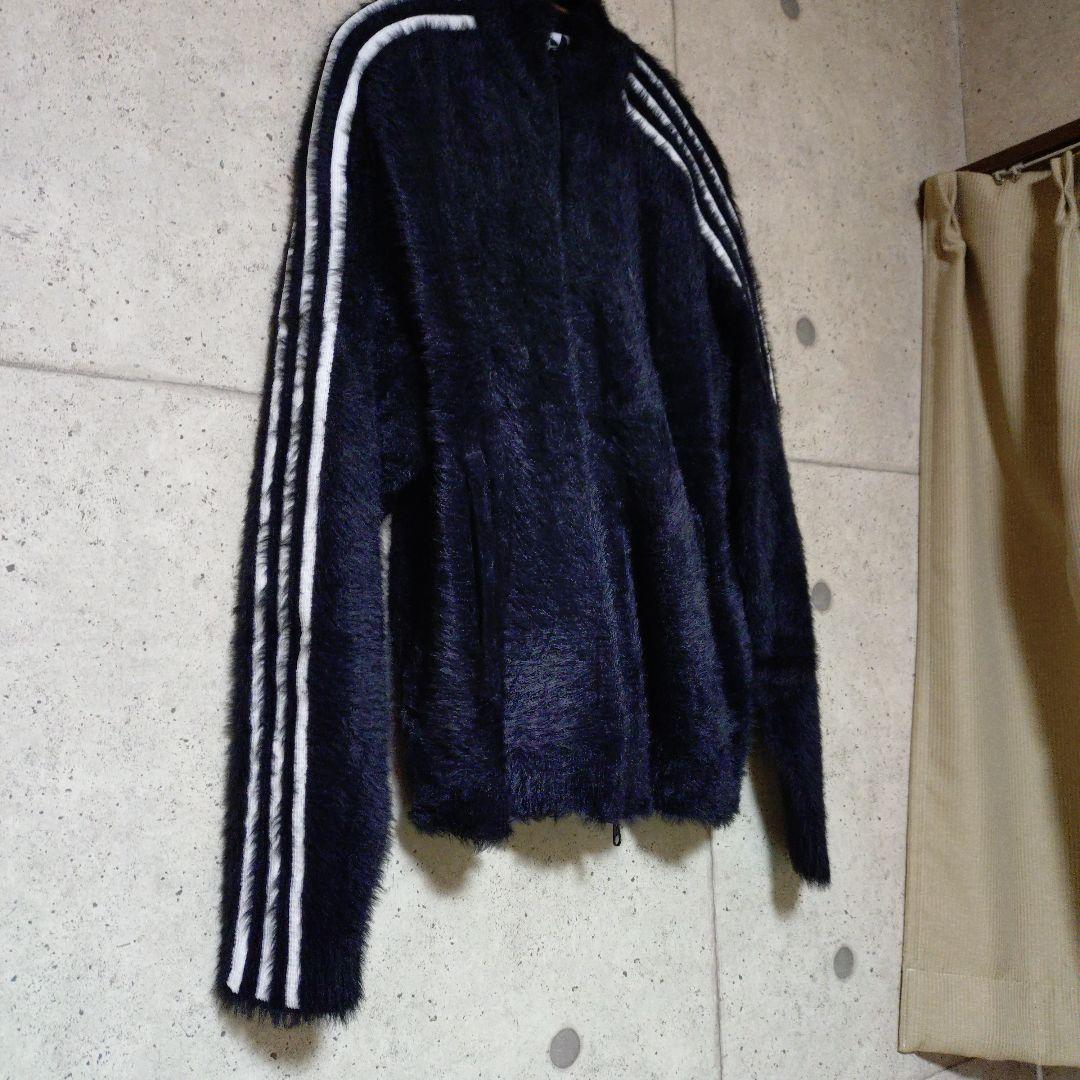 お買得です！25AW adidasフェイクモヘアクラッシックトップ