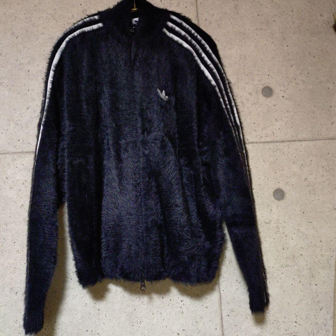 お買得です！25AW adidasフェイクモヘアクラッシックトップ