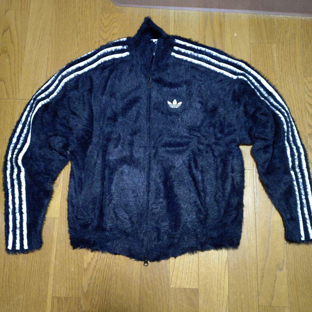 お買得です！25AW adidasフェイクモヘアクラッシックトップ