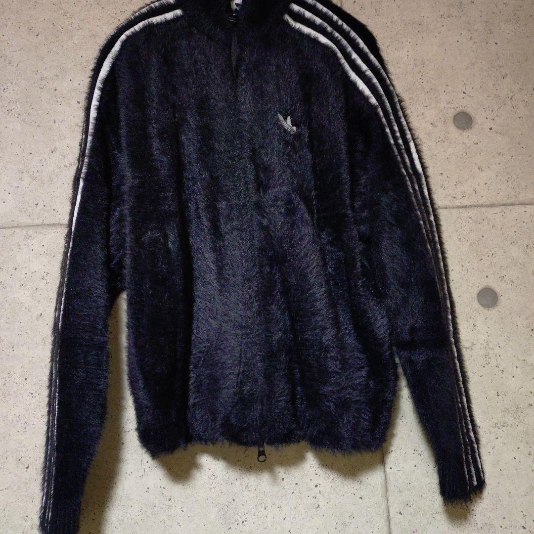 お買得です！25AW adidasフェイクモヘアクラッシックトップ