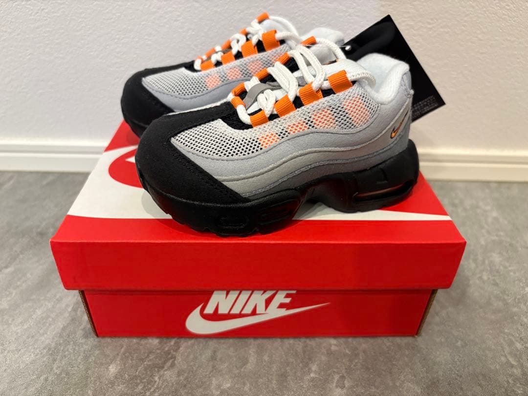 【限定】Nike Air Max 95 リクラフト キッズシューズ オレンジ
