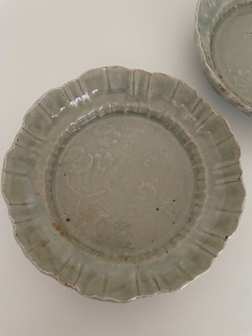 おまとめ: 新品未使用　日高伸治作　中皿2枚セット＋輪花小皿