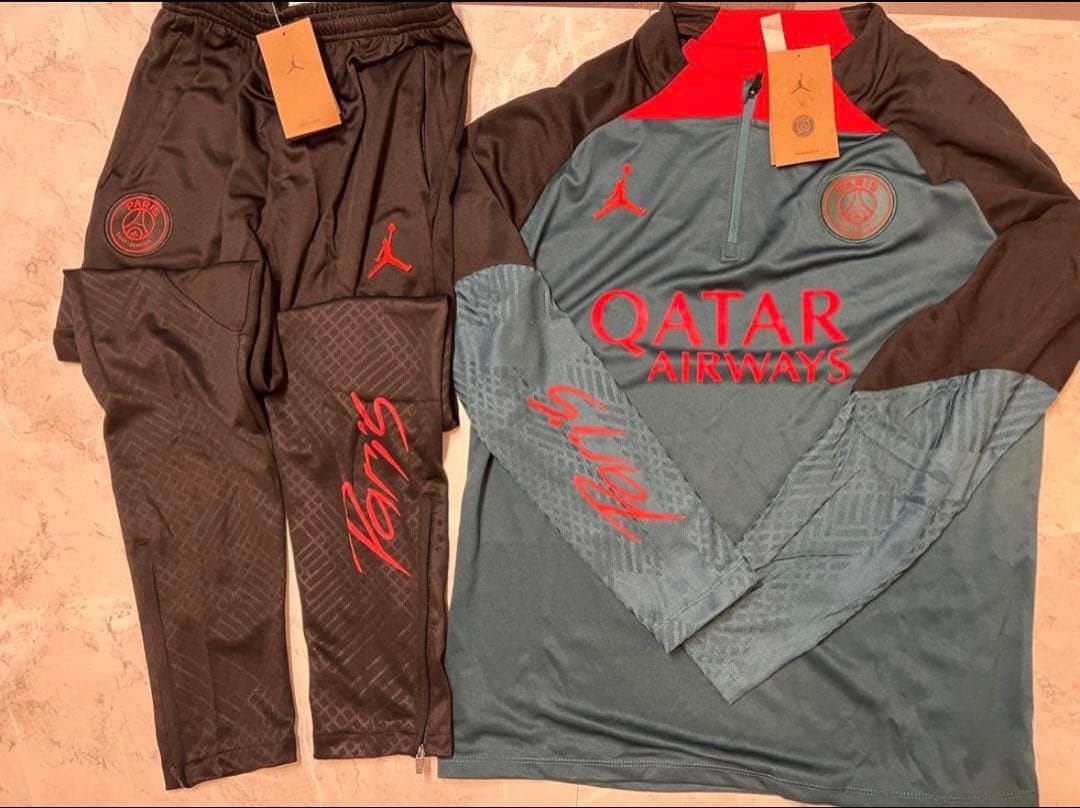 【PSG】NIKE×ジョーダン上下ウェア　人気モデル　ドリルトップMサイズ