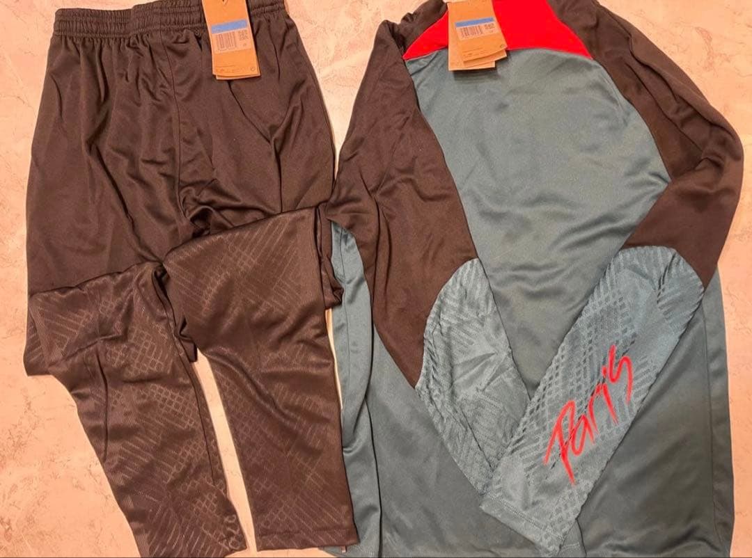 【PSG】NIKE×ジョーダン上下ウェア　人気モデル　ドリルトップMサイズ