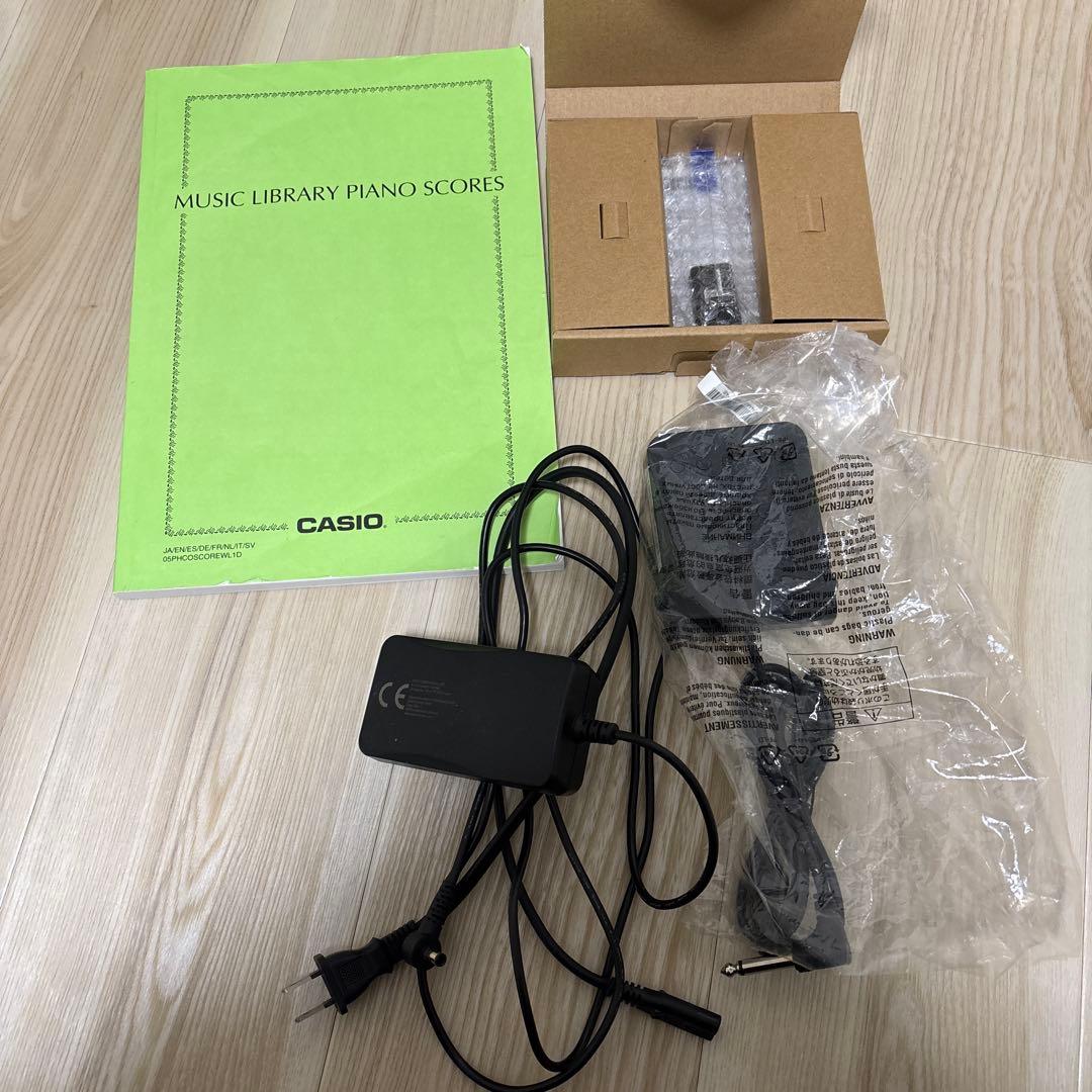 CASIOカシオ　PX-S1100WE プリヴィア　ホワイト電子ピアノ88鍵盤