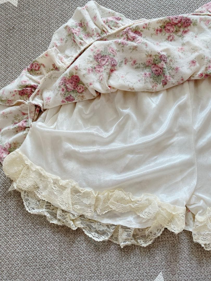 希少 リズリサ 平成 LIZ LISA 花柄スカパン ホワイト/ピンク　00 s