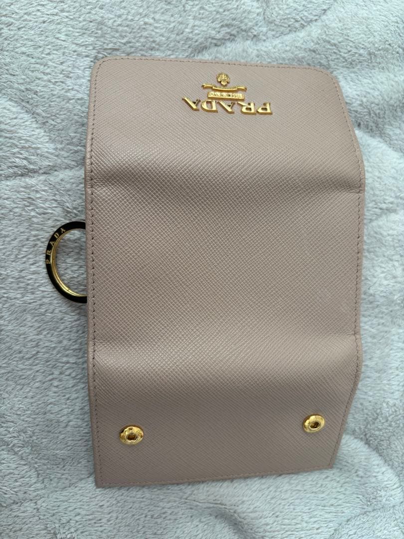 み*！様 PRADA キーケース