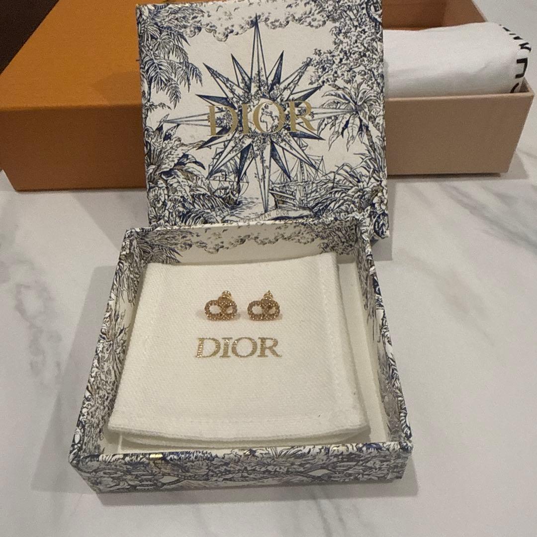 DIOR ロゴピアス