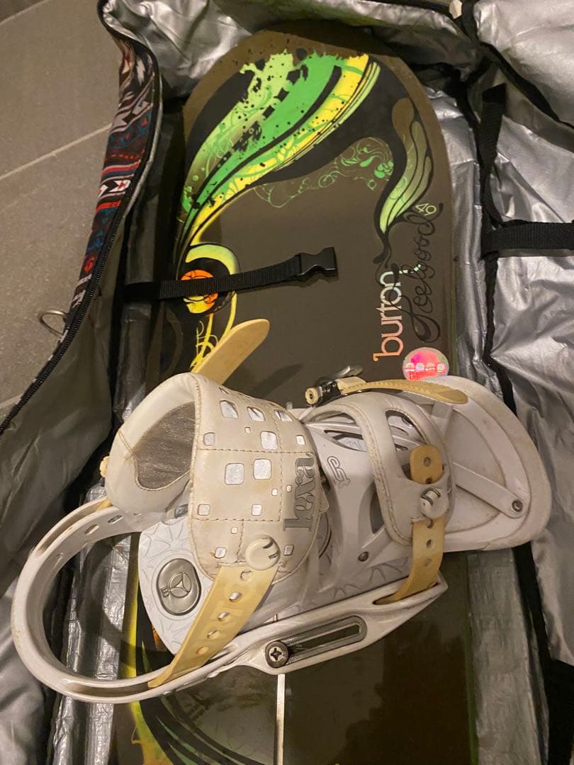 【豪華4点】Burton スノーボードセット（ブーツ&ビンディング&ケース付）