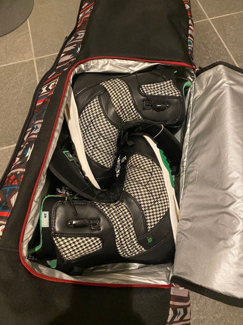 【豪華4点】Burton スノーボードセット（ブーツ&ビンディング&ケース付）