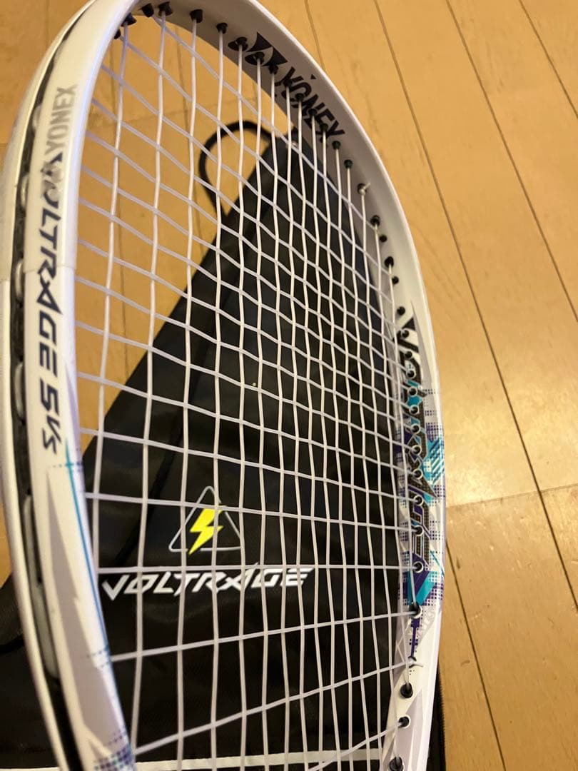 美品 YONEX VOLTRAGE 5VS ボルトレイジ ホワイト