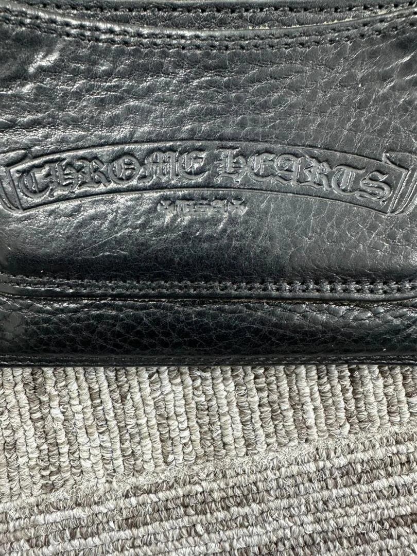 CHROME HEARTS 1ジップクロスボタンレザーウォレット ブラック