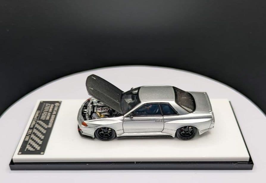 1/64 スカイライン GT-R R32(シルバー)
