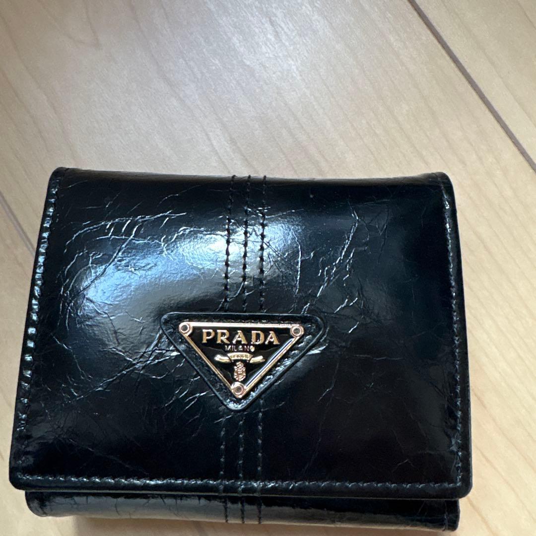 ✨【美品】ブラック 三つ折り財布 プラダ