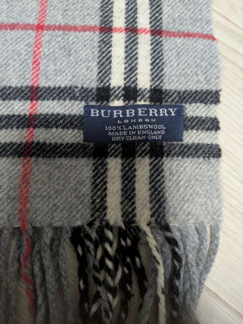 未使用品暖かいロングBURBERRY チェック柄 マフラー 100%ラムウール
