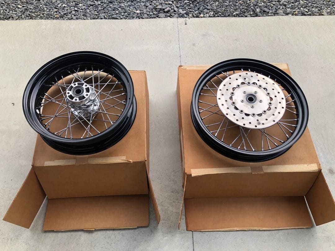 FXDB 09年　純正ホイール