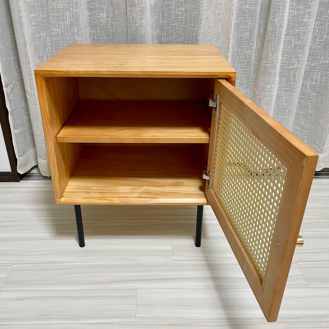 木製ラタン扉キャビネット