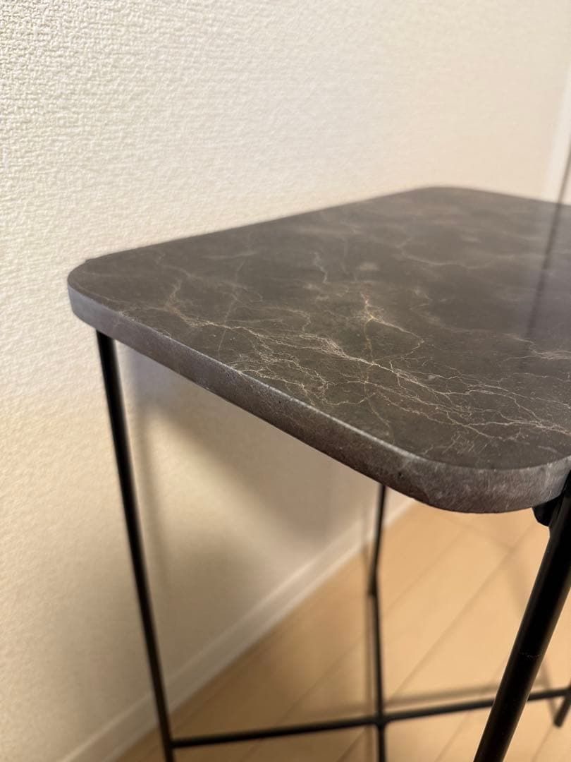 ZARA  マーブル調サイドテーブル