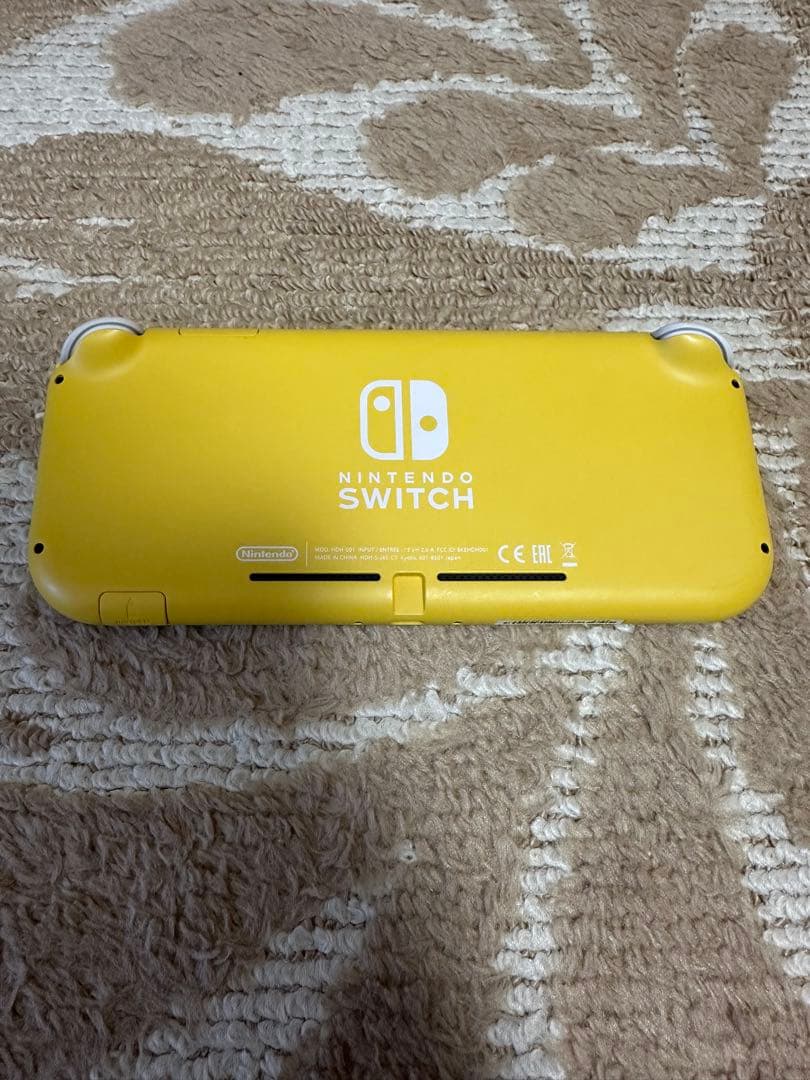 Nintendo Switch Lite イエロー　充電器