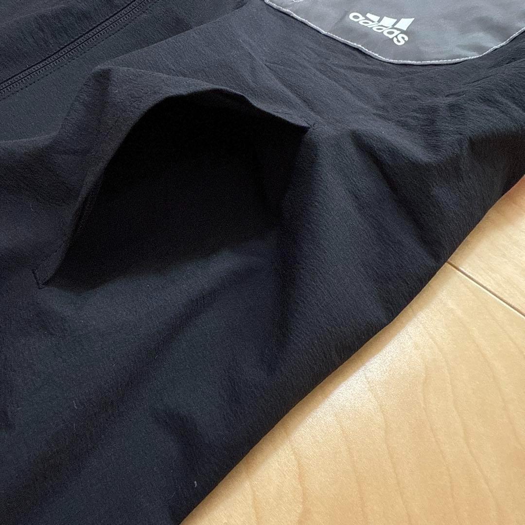 adidas ウィンドブレーカー　上着　裏起毛　通学　黒　赤　160cm 新品