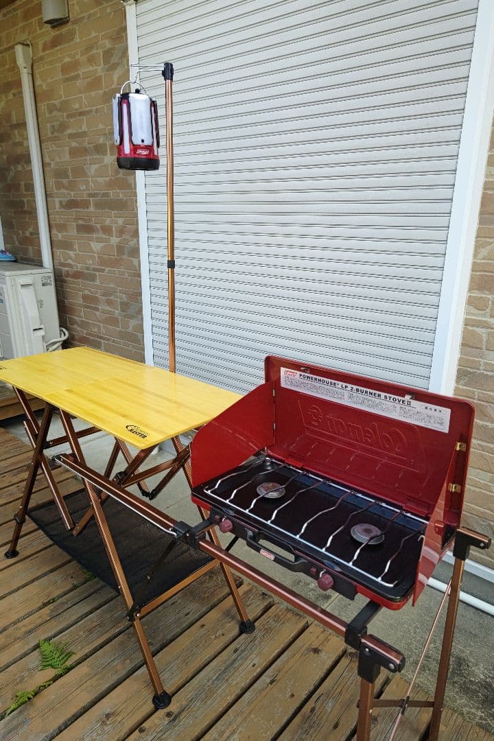 colemanキッチンテ―ブル、2バ―ナ―コンロ、クワッドランタンセット