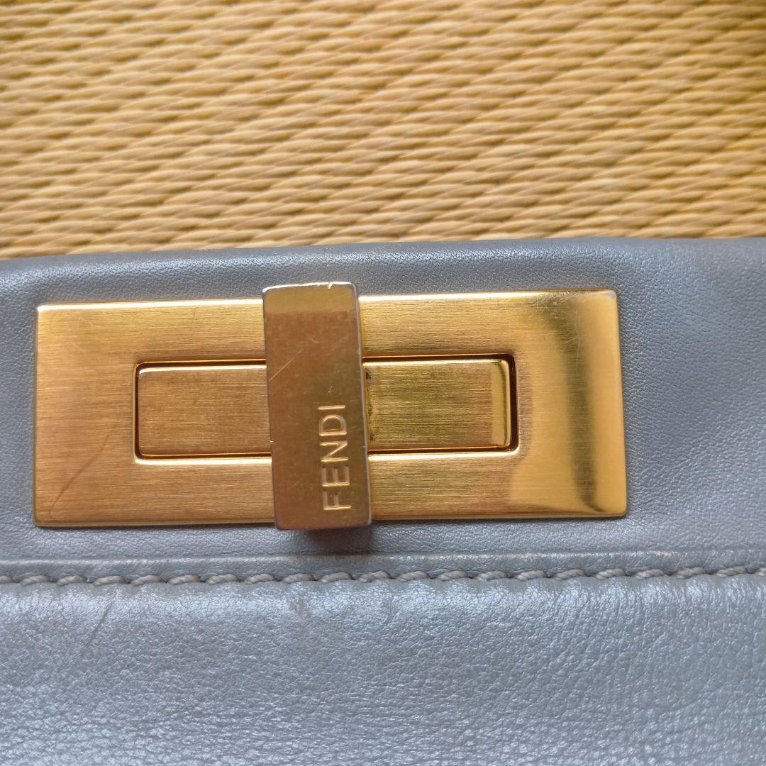 大幅値下げ！美品　FENDI ピーカブー ショルダーバッグ ミディアム