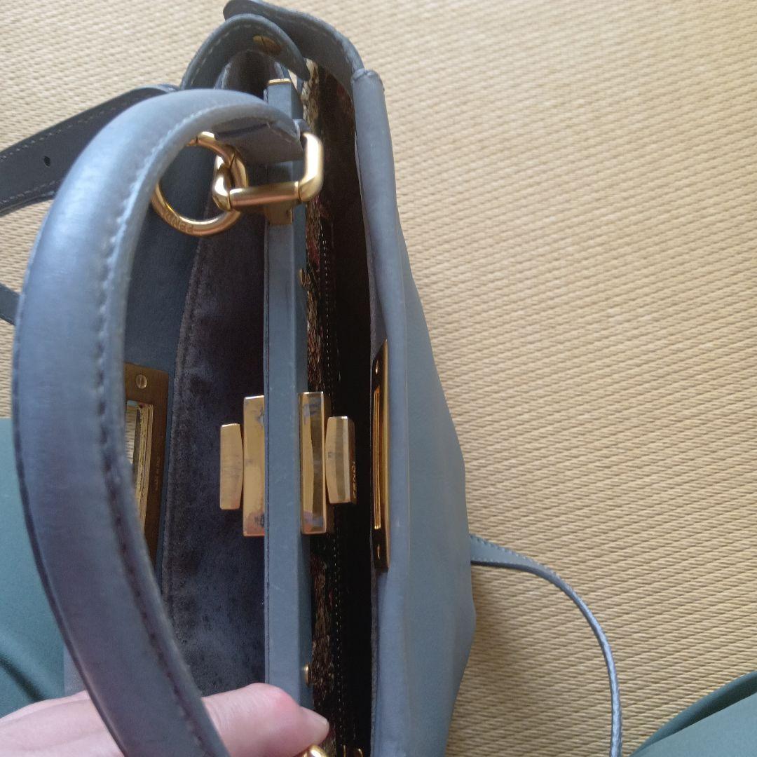 大幅値下げ！美品　FENDI ピーカブー ショルダーバッグ ミディアム