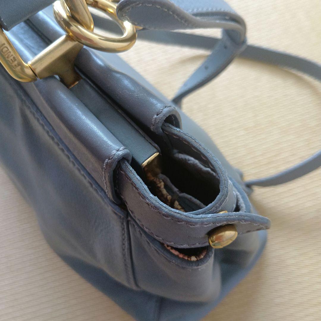 大幅値下げ！美品　FENDI ピーカブー ショルダーバッグ ミディアム