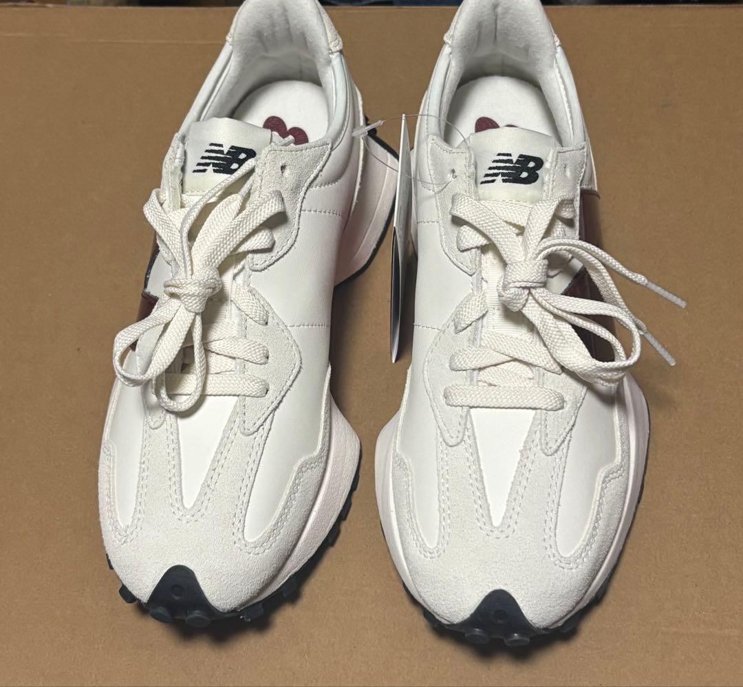 ニューバランス　ホワイト　バーガンディ　WS327JWCB スニーカー　25.0