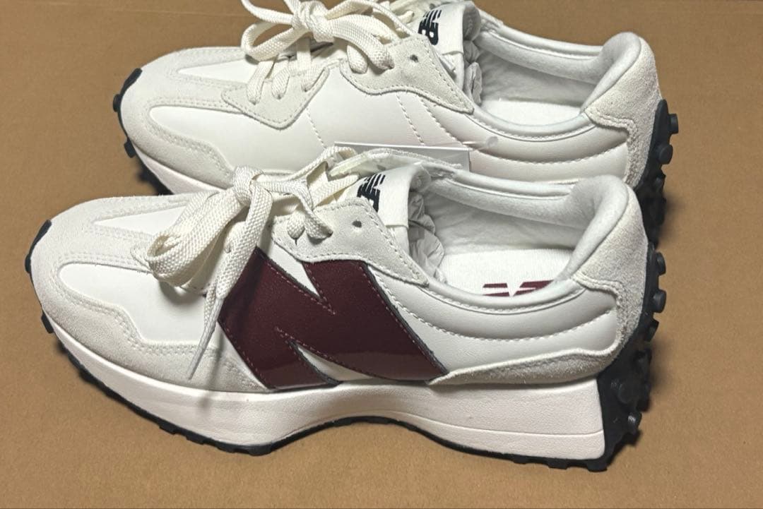 ニューバランス　ホワイト　バーガンディ　WS327JWCB スニーカー　25.0