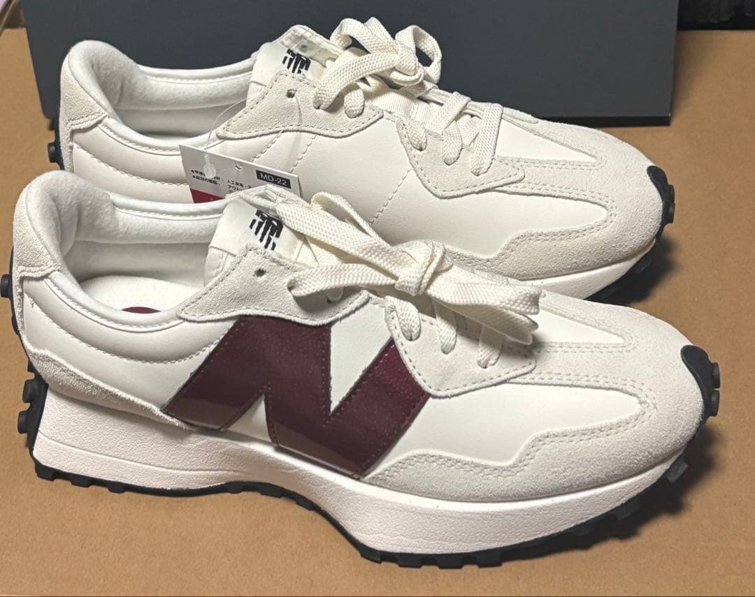 ニューバランス　ホワイト　バーガンディ　WS327JWCB スニーカー　25.0